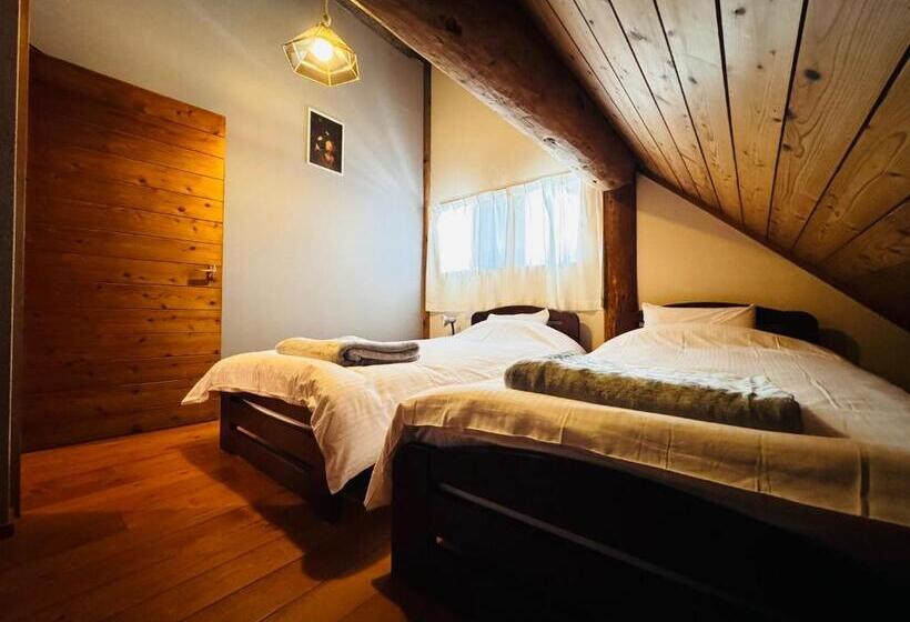 פנסיון Yufuin Log House No Yado Tom Sawyer