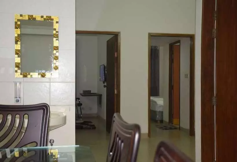 هتل کپسول Fairmont Guest House