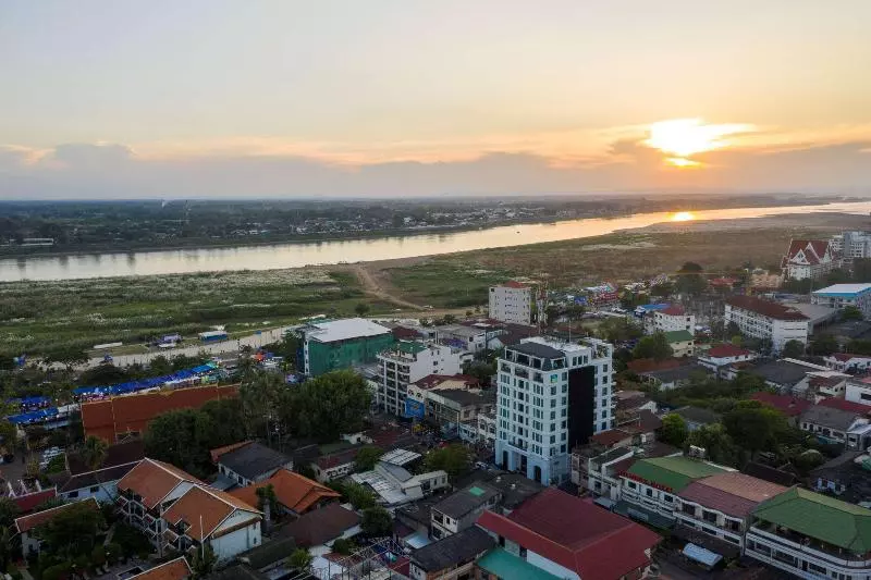 Surestay Hotel By Best Western Vientiane