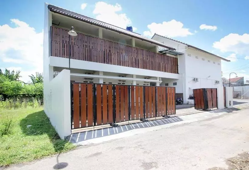 ペンション Griya Izzara Guest House Syariah