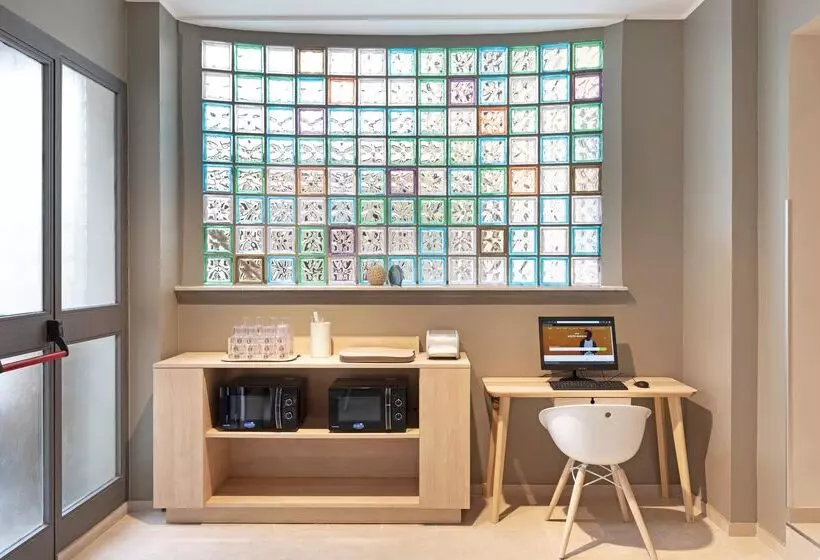 簡易ホテル B&b Hotel Roma San Lorenzo Termini