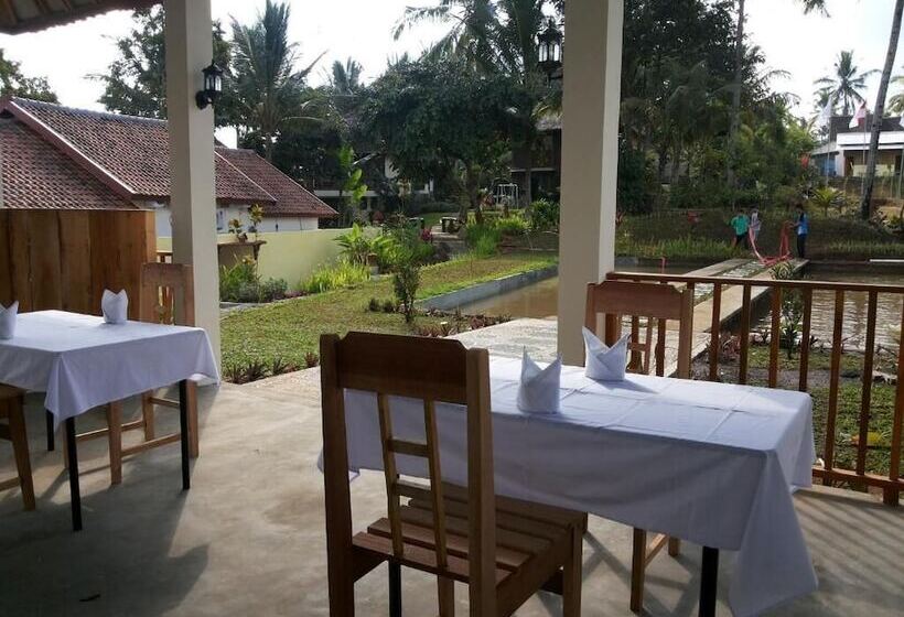 ホテル Domisili Ijen Cliff By Fays Hospitality