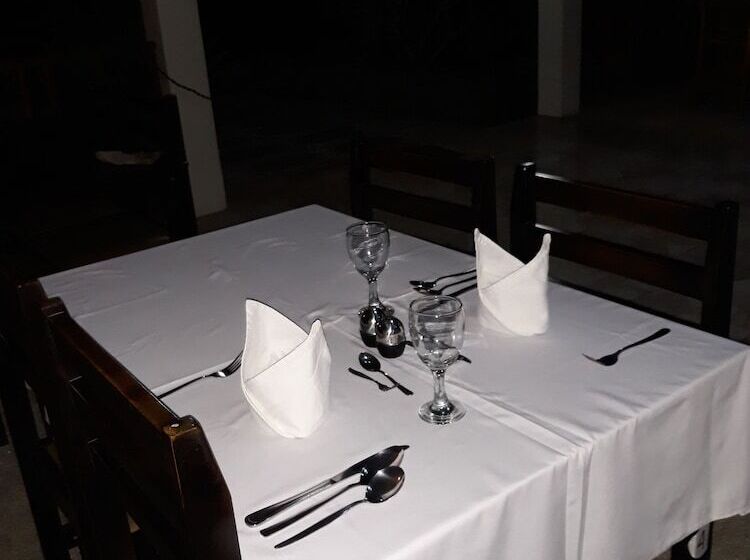 ホテル Domisili Ijen Cliff By Fays Hospitality