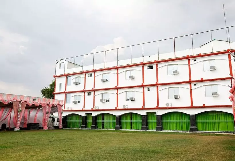 Hotelli Prema Kunj Resort By Oyo Rooms