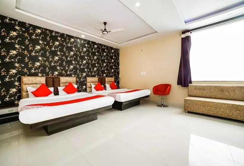 Hotelli Prema Kunj Resort By Oyo Rooms