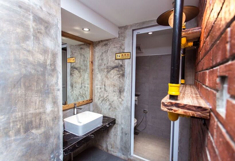 בית מלון כפרי Tlj