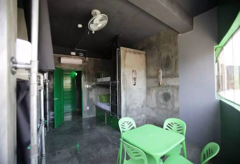 ホテル W Hostel Boracay