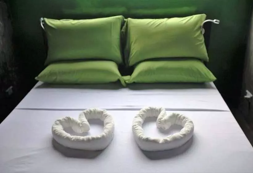 ホテル W Hostel Boracay