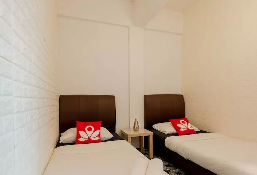 هتل Zen Rooms Island Backpackers