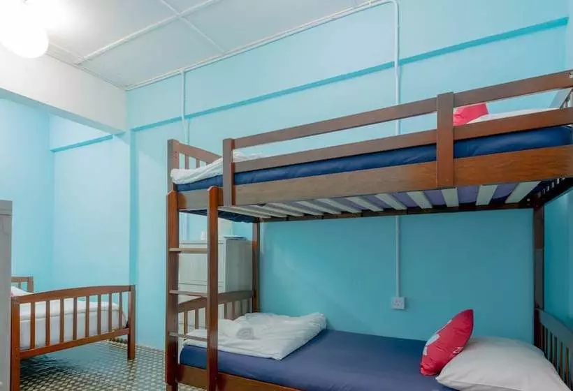 هتل Zen Rooms Island Backpackers