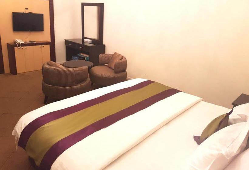 Qasr Allathqiah Furnished Apartment 4