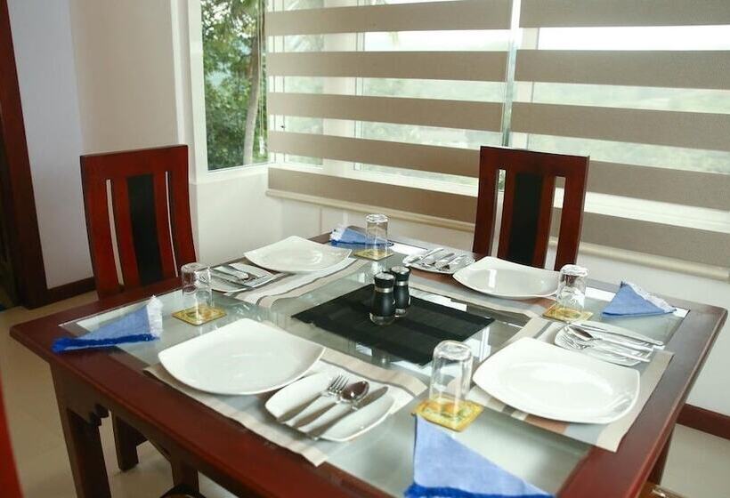 Silver Sign Hotel And Gem Gallery