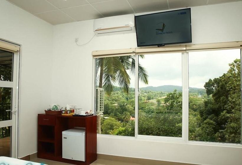 Silver Sign Hotel And Gem Gallery