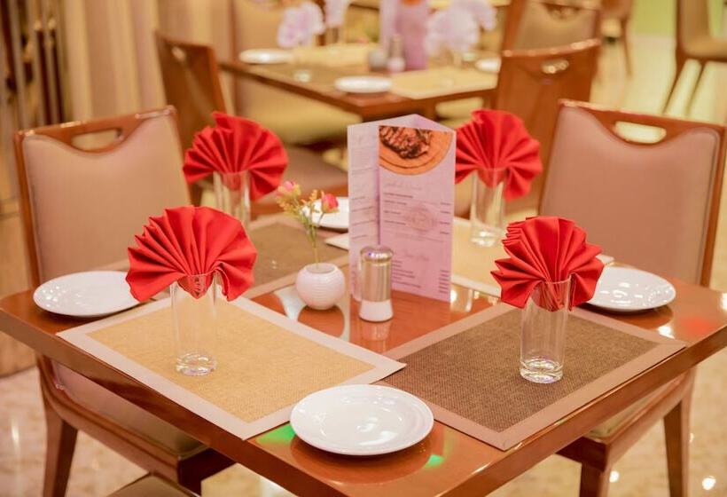 تختخواب و صبحانه Jaromax Palace