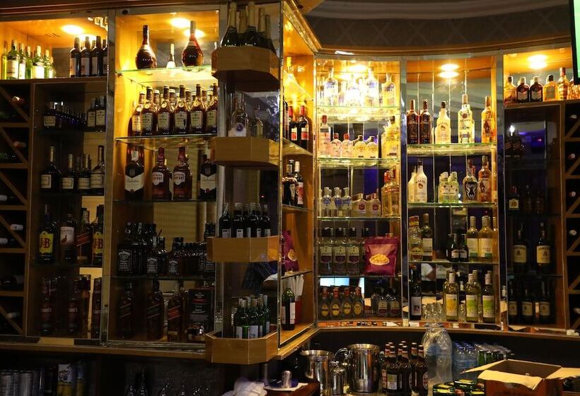 تختخواب و صبحانه Jaromax Palace