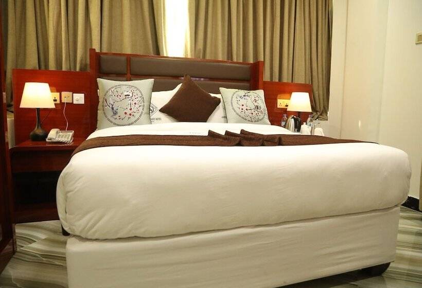 تختخواب و صبحانه Jaromax Palace