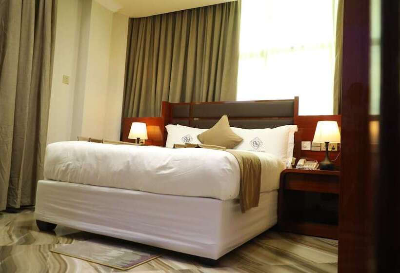 تختخواب و صبحانه Jaromax Palace