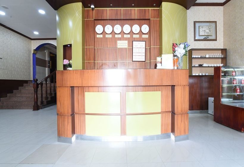 호텔 California Suites By Oyo Rooms