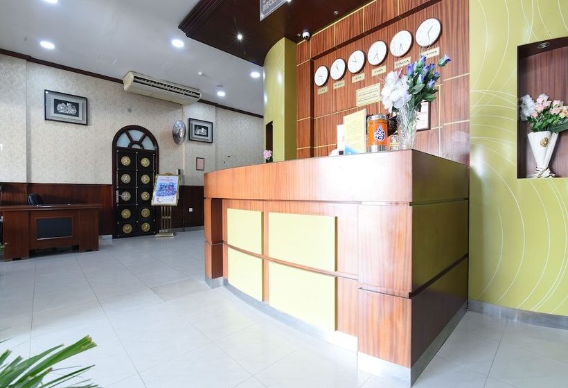 호텔 California Suites By Oyo Rooms