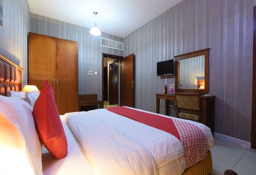 호텔 California Suites By Oyo Rooms