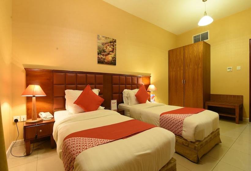 호텔 California Suites By Oyo Rooms