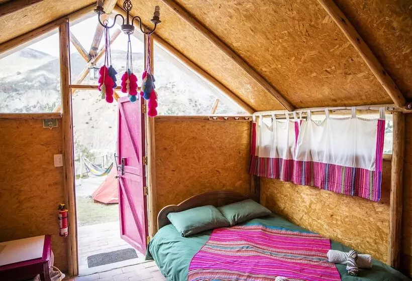 هتل Colibrí Eco Lodge & Camping