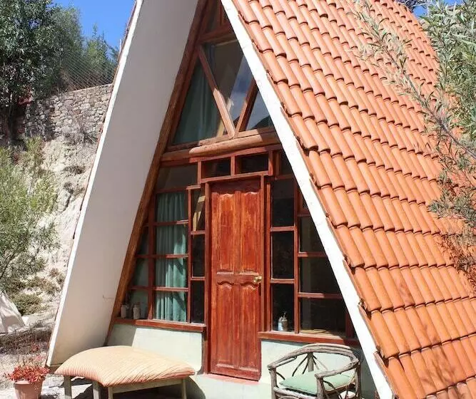 هتل Colibrí Eco Lodge & Camping
