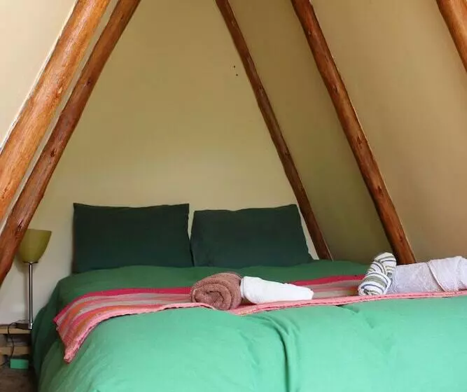 هتل Colibrí Eco Lodge & Camping