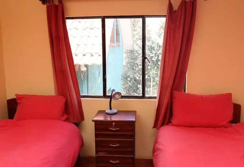 هتل Colibrí Eco Lodge & Camping