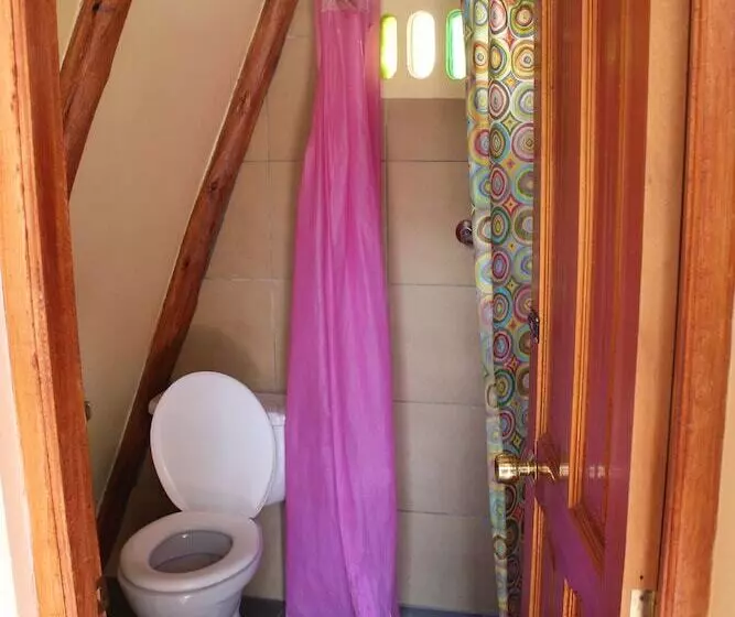 هتل Colibrí Eco Lodge & Camping