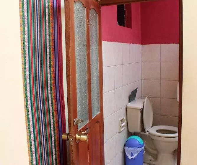 هتل Colibrí Eco Lodge & Camping