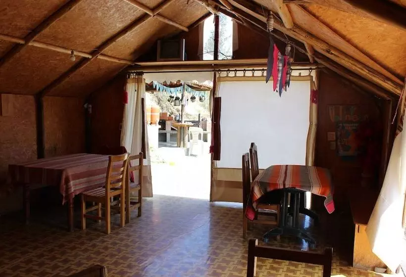 هتل Colibrí Eco Lodge & Camping