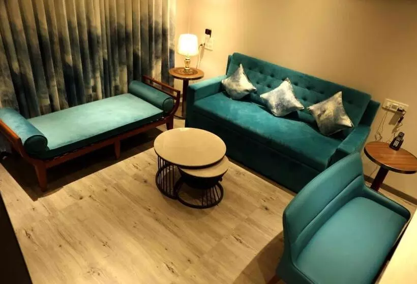 Hotelli The Excellency