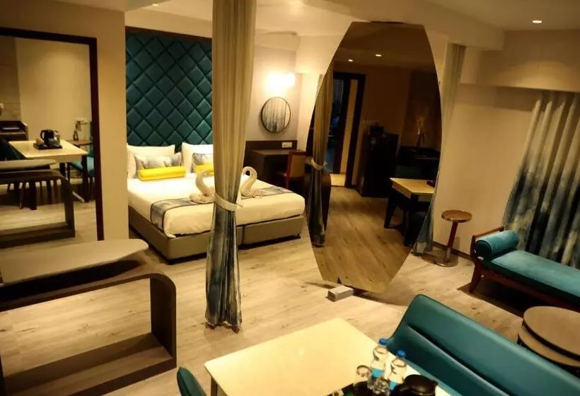 Hotelli The Excellency