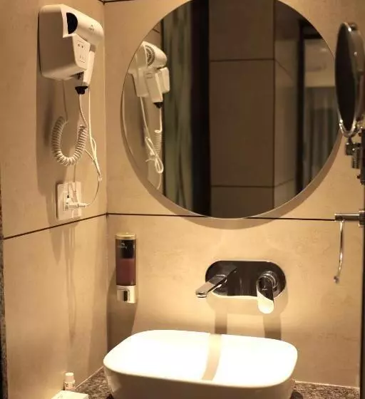 Hotelli The Excellency