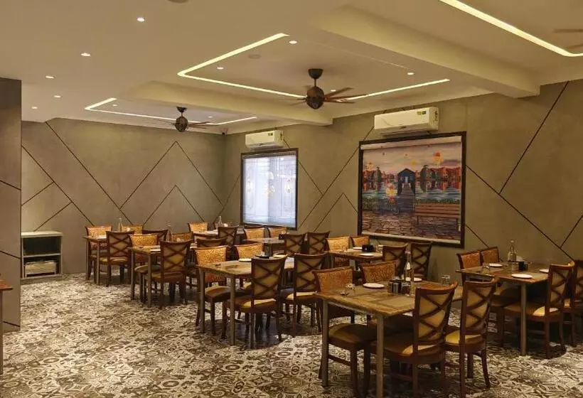 Hotelli The Excellency