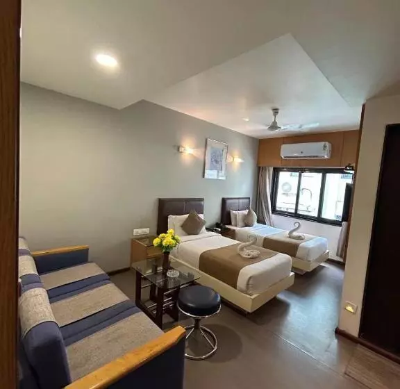 Hotelli The Excellency