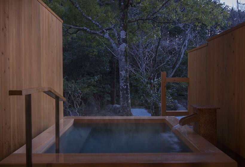 Ryokan Tsukiyominoza