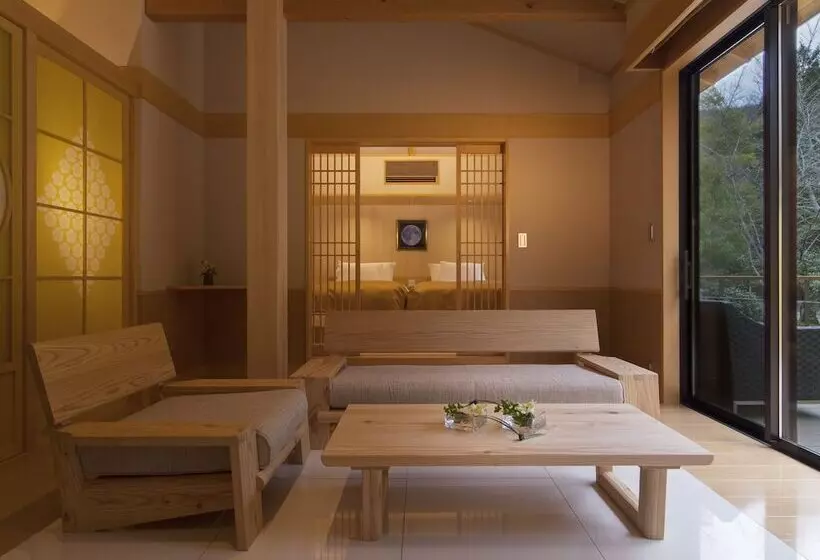 Ryokan Tsukiyominoza
