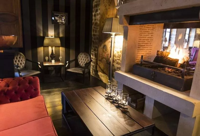 Hotelli Domaine De Rymska & Spa   Relais & Châteaux