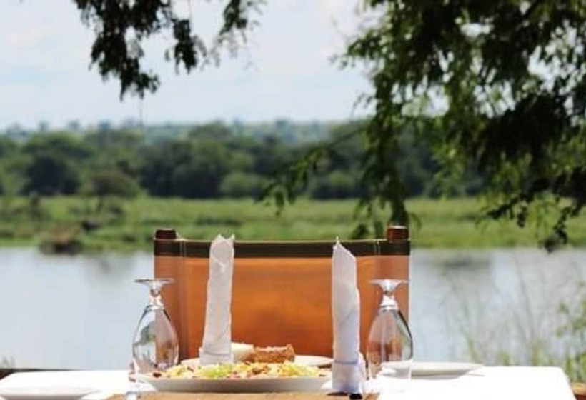 هتل Kabalega Wilderness Lodge