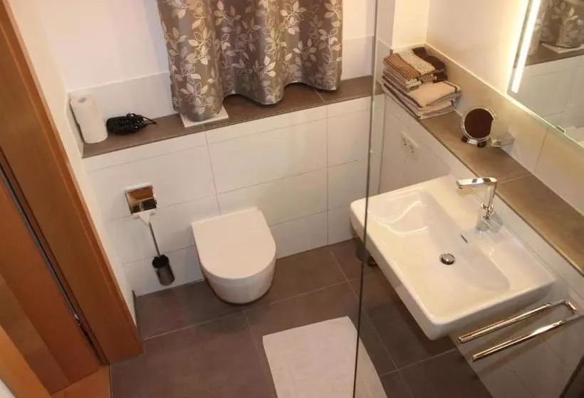 ペンション Ferienappartement Eninger