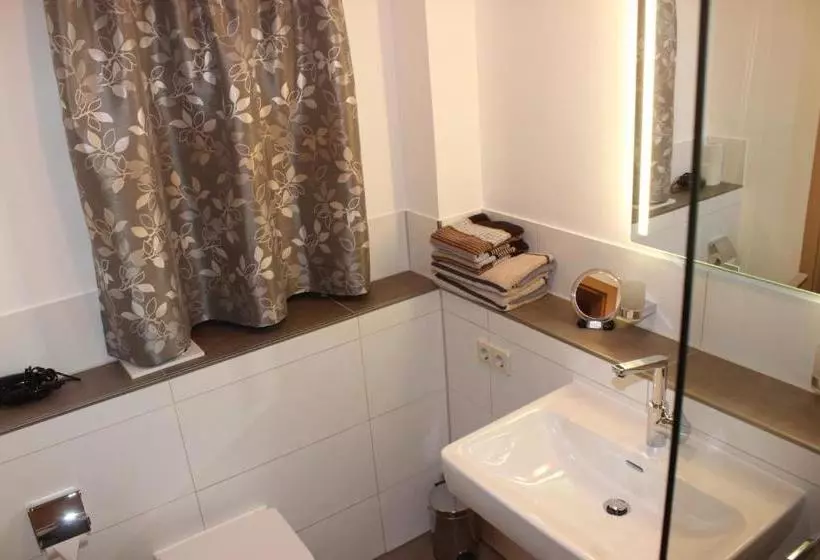 ペンション Ferienappartement Eninger