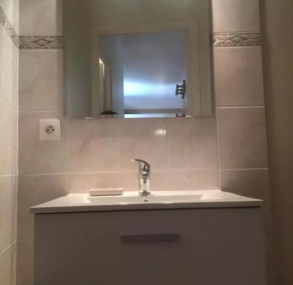 Aamiaismajoitus (B&B) La Ferme De Valauris