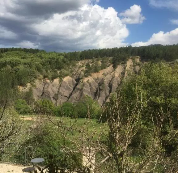 Aamiaismajoitus (B&B) La Ferme De Valauris