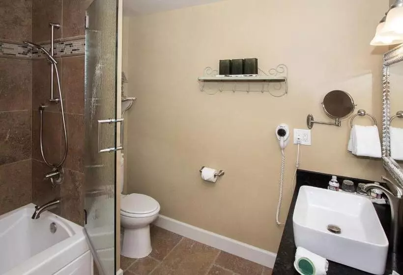 住宿加早餐  J Patrick Inn