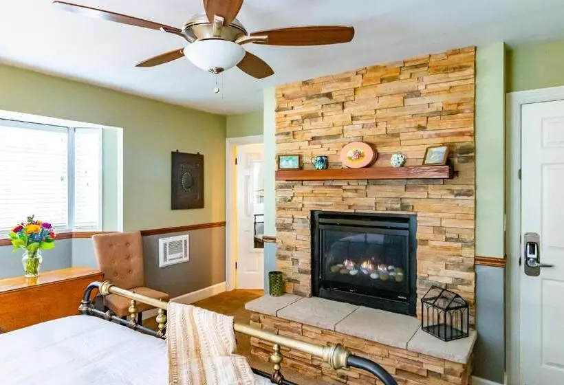 住宿加早餐  J Patrick Inn