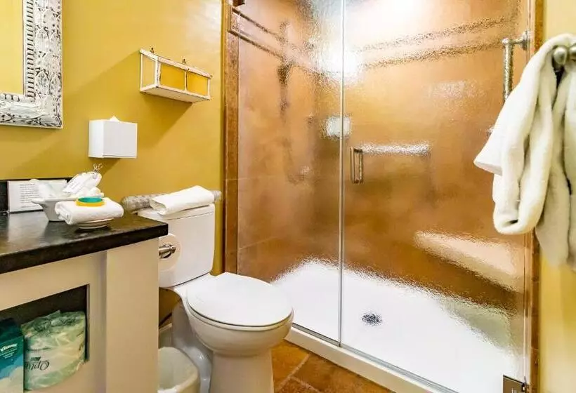 住宿加早餐  J Patrick Inn