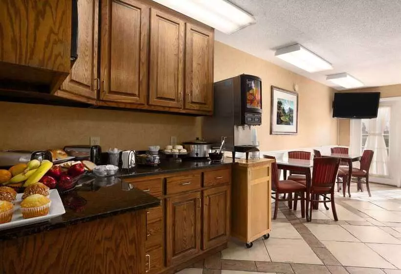 ホテル Baymont By Wyndham Gaffney