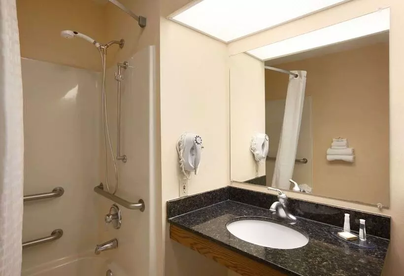 ホテル Baymont By Wyndham Gaffney